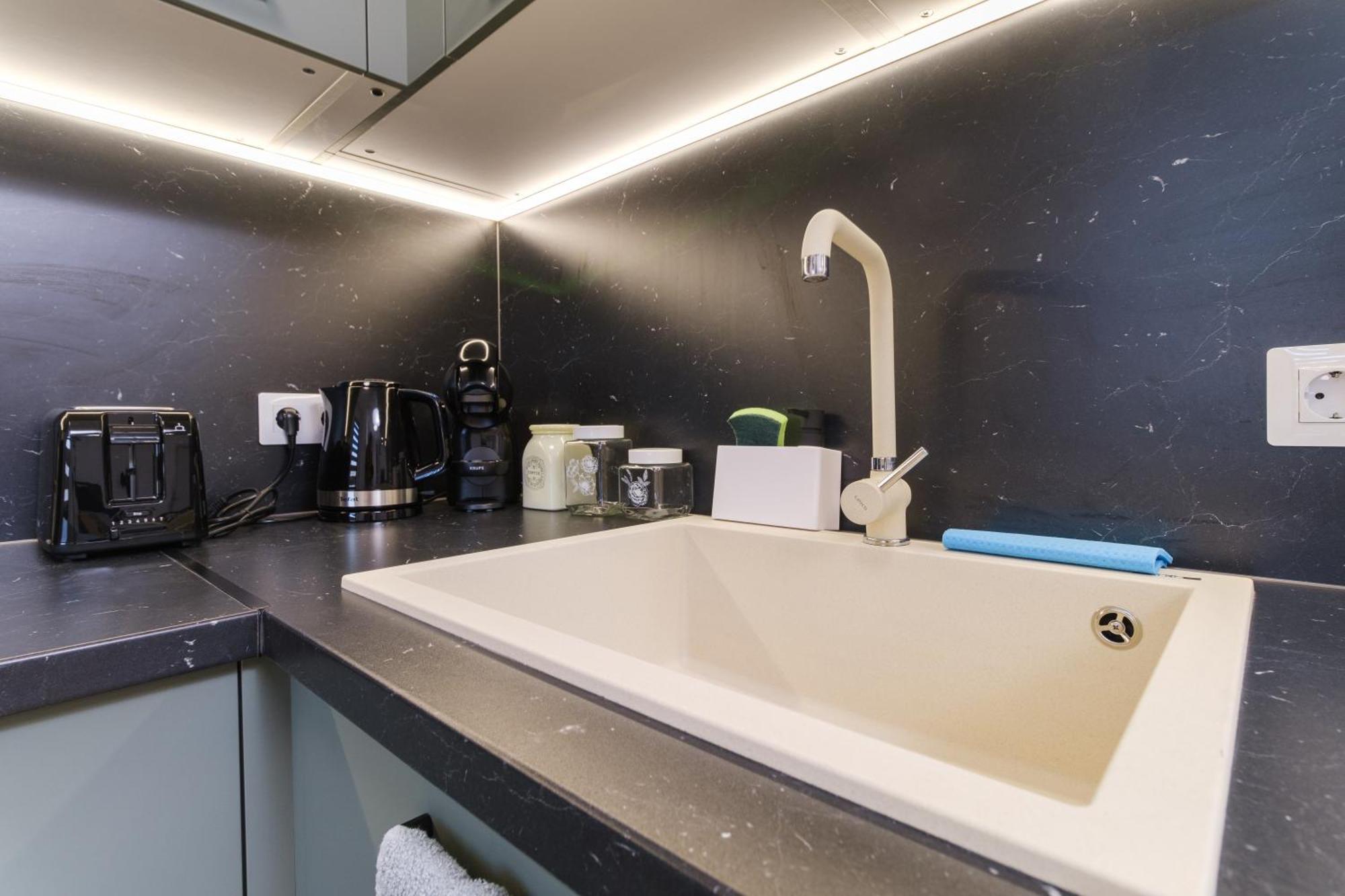 Modern 1-Bedroom Apartment With Free Parking Пловдив Екстериор снимка
